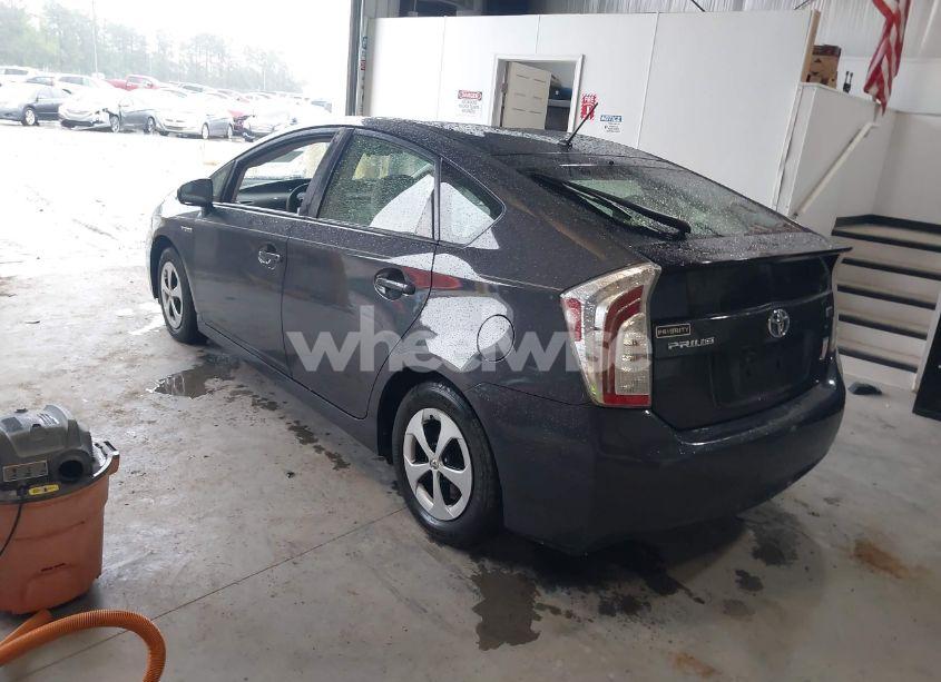 Photo 3 of 2014 Toyota Prius TWO (VIN JTDKN3DU0E1742795)