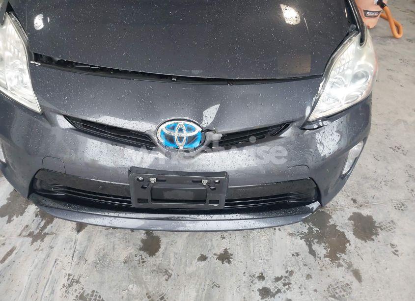 Photo 6 of 2014 Toyota Prius TWO (VIN JTDKN3DU0E1742795)