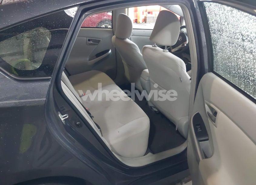 Photo 8 of 2014 Toyota Prius TWO (VIN JTDKN3DU0E1742795)