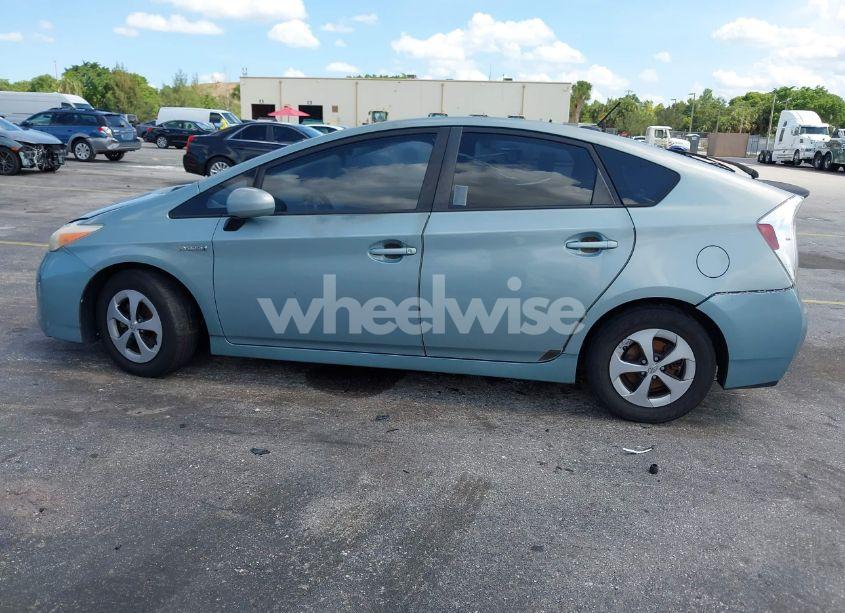 Photo 14 of 2014 Toyota Prius THREE (VIN JTDKN3DU0E1809296)