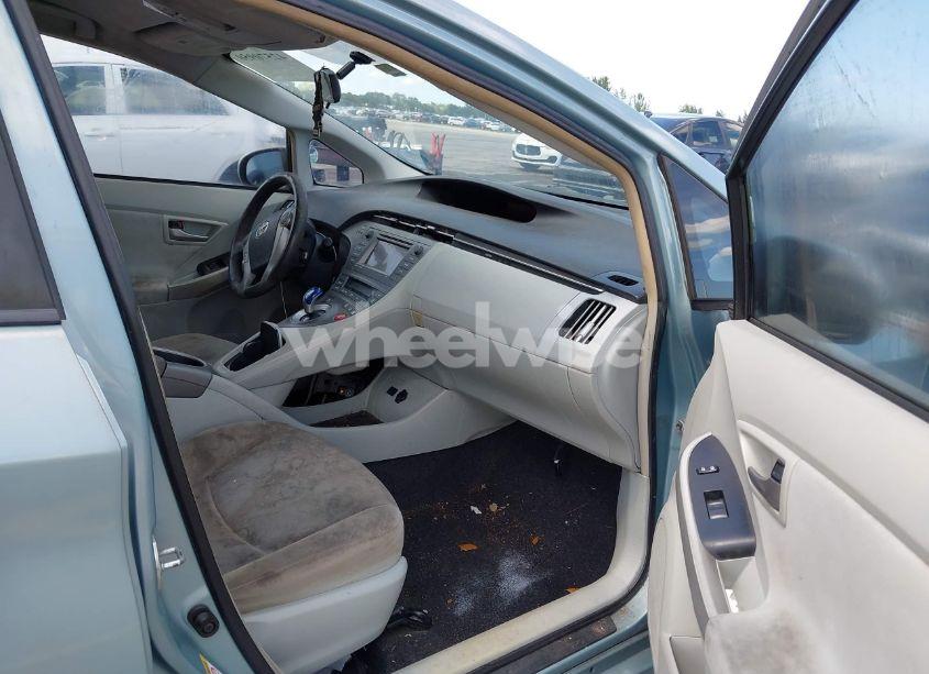 Photo 5 of 2014 Toyota Prius THREE (VIN JTDKN3DU0E1809296)