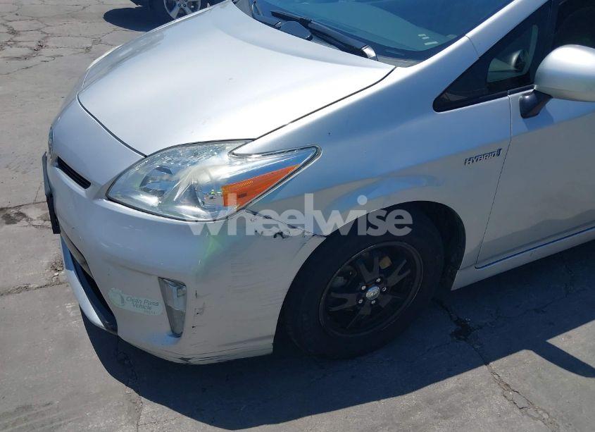 Photo 6 of 2015 Toyota Prius TWO (VIN JTDKN3DU0F0415952)