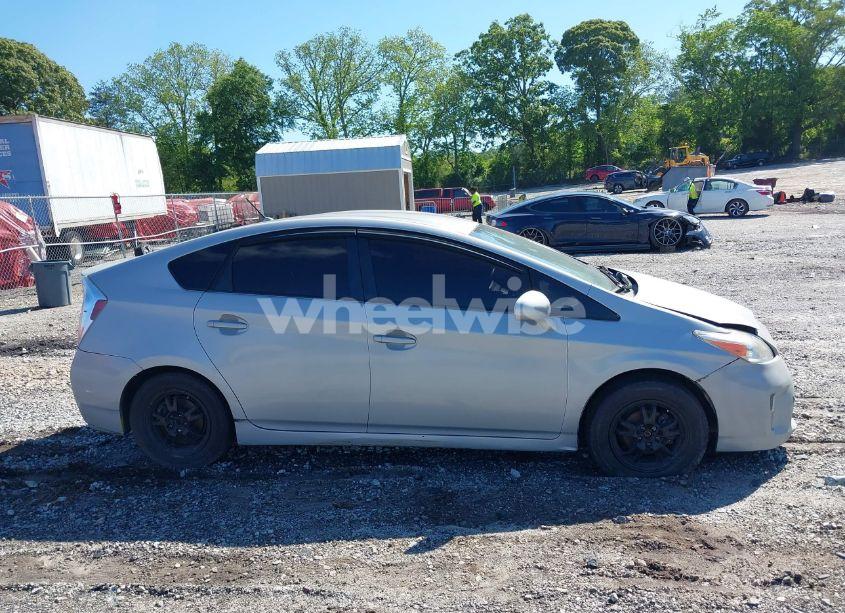 Photo 13 of 2015 Toyota Prius TWO (VIN JTDKN3DU0F0417331)