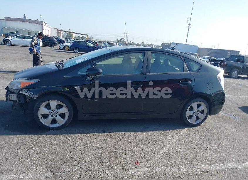 Photo 15 of 2015 Toyota Prius FIVE (VIN JTDKN3DU0F0429804)