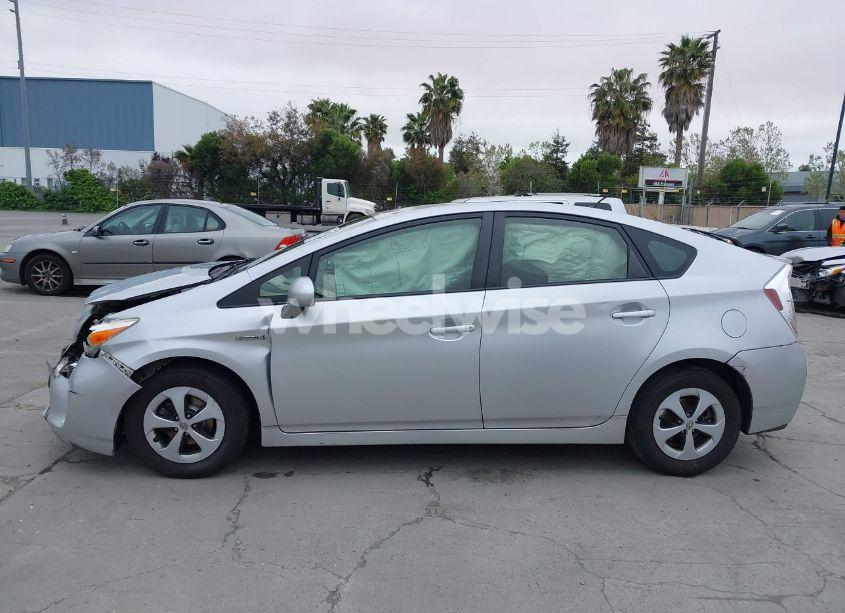 Photo 14 of 2015 Toyota Prius (VIN JTDKN3DU0F0437286)