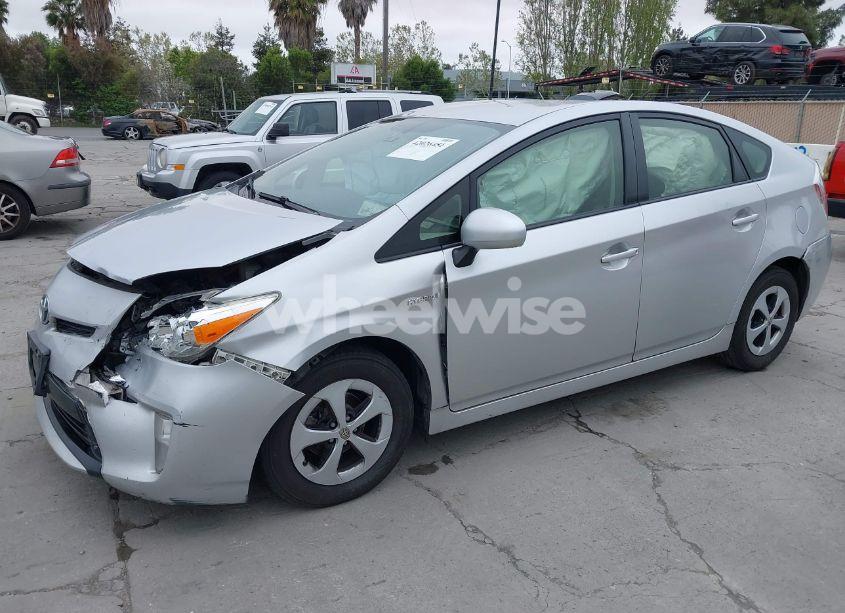 Photo 2 of 2015 Toyota Prius (VIN JTDKN3DU0F0437286)
