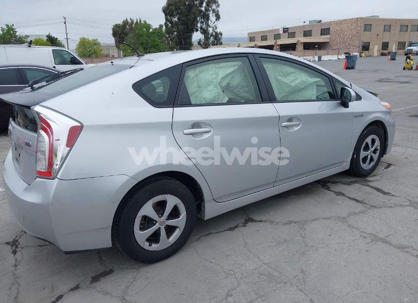 Photo 4 of 2015 Toyota Prius (VIN JTDKN3DU0F0437286)