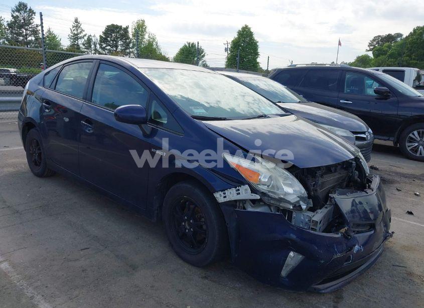 2015 Toyota Prius TWO (VIN JTDKN3DU0F0479229) main photo