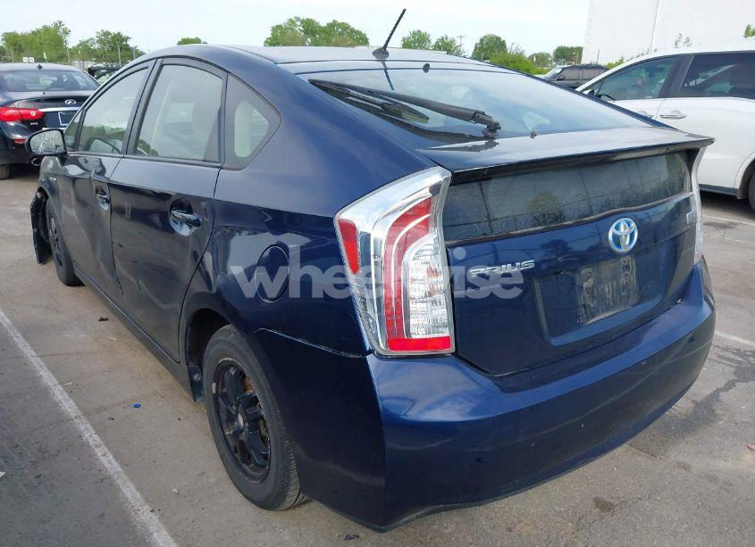 Photo 3 of 2015 Toyota Prius TWO (VIN JTDKN3DU0F0479229)