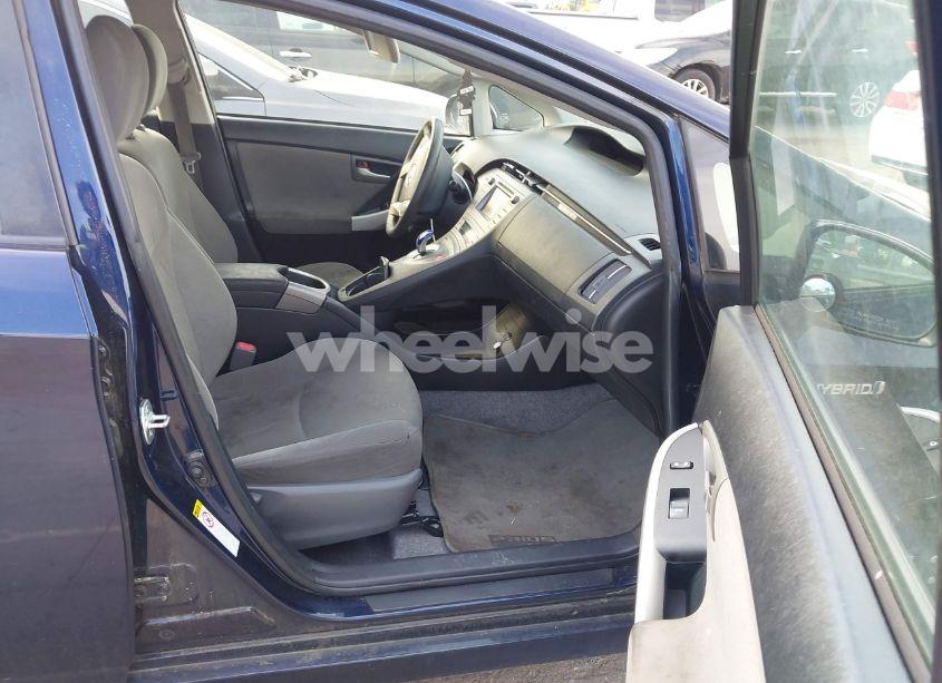 Photo 5 of 2015 Toyota Prius TWO (VIN JTDKN3DU0F0479229)