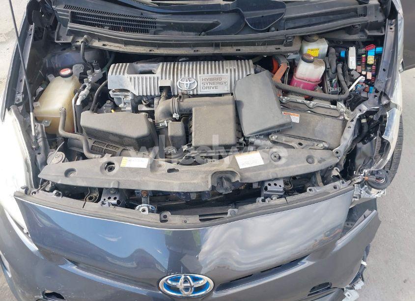 Photo 10 of 2015 Toyota Prius TWO (VIN JTDKN3DU0F1972578)