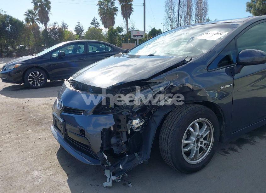 Photo 6 of 2015 Toyota Prius TWO (VIN JTDKN3DU0F1972578)