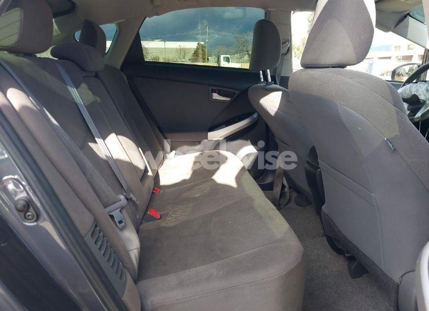 Photo 8 of 2015 Toyota Prius TWO (VIN JTDKN3DU0F1972578)