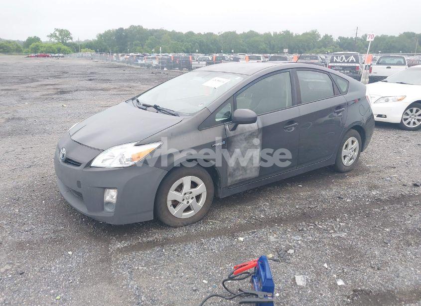 Photo 2 of 2010 Toyota Prius IV (VIN JTDKN3DU1A0017710)