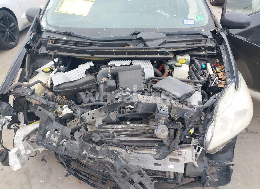 Photo 10 of 2010 Toyota Prius III (VIN JTDKN3DU1A0026861)