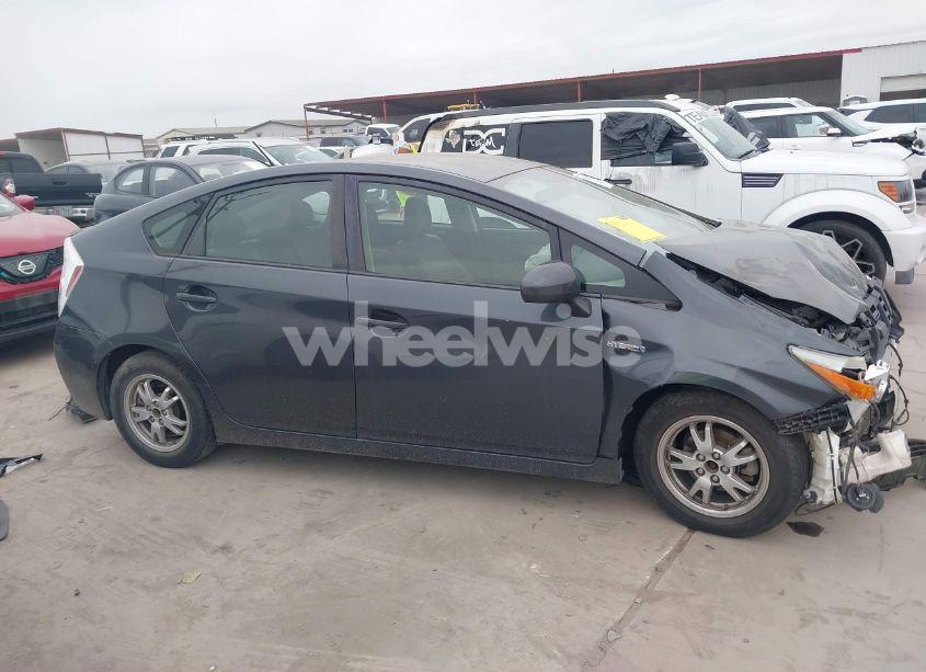 Photo 13 of 2010 Toyota Prius III (VIN JTDKN3DU1A0026861)