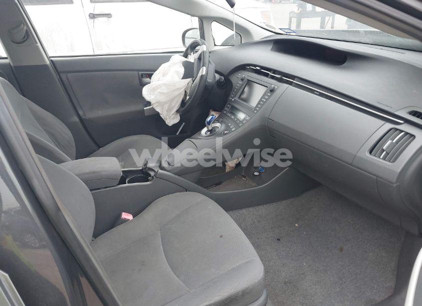 Photo 5 of 2010 Toyota Prius III (VIN JTDKN3DU1A0026861)