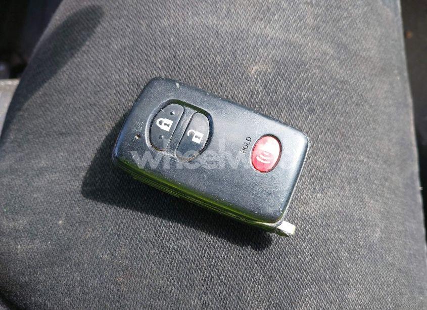 Photo 11 of 2010 Toyota Prius V (VIN JTDKN3DU1A0040808)
