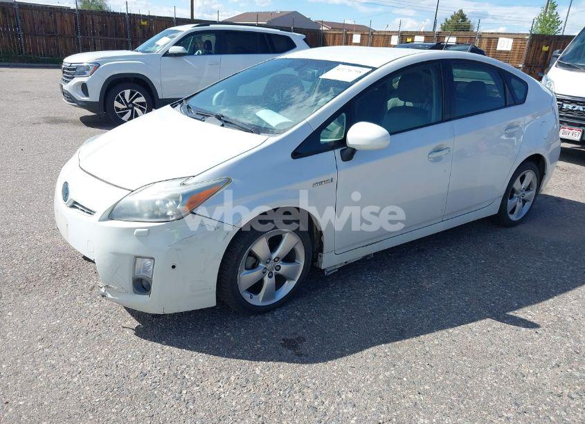 Photo 2 of 2010 Toyota Prius V (VIN JTDKN3DU1A0040808)