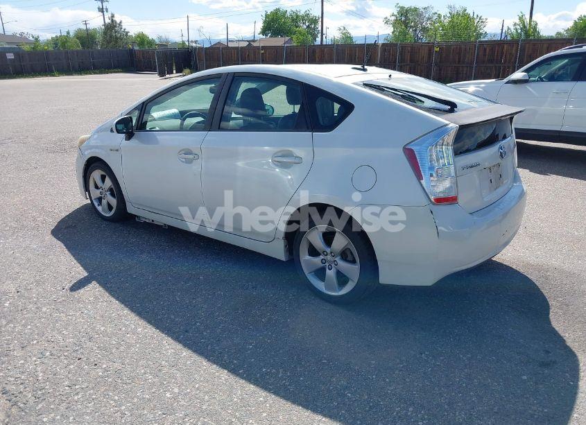 Photo 3 of 2010 Toyota Prius V (VIN JTDKN3DU1A0040808)