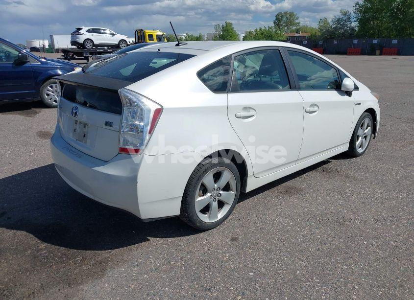 Photo 4 of 2010 Toyota Prius V (VIN JTDKN3DU1A0040808)