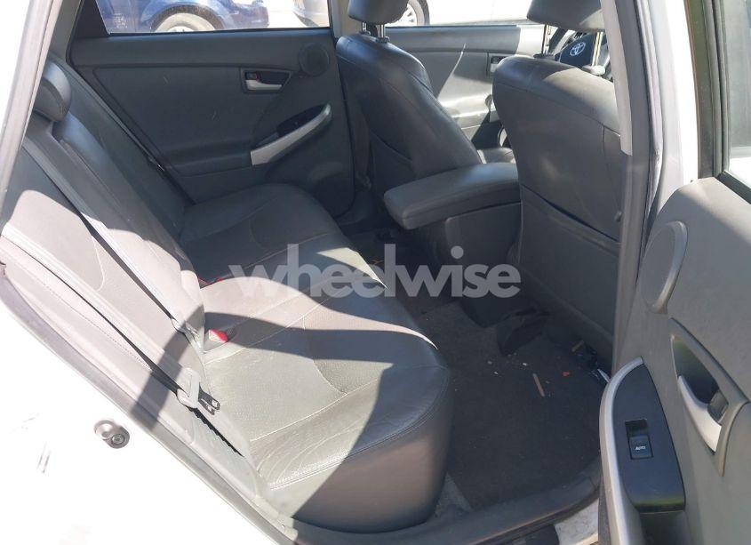 Photo 8 of 2010 Toyota Prius V (VIN JTDKN3DU1A0040808)