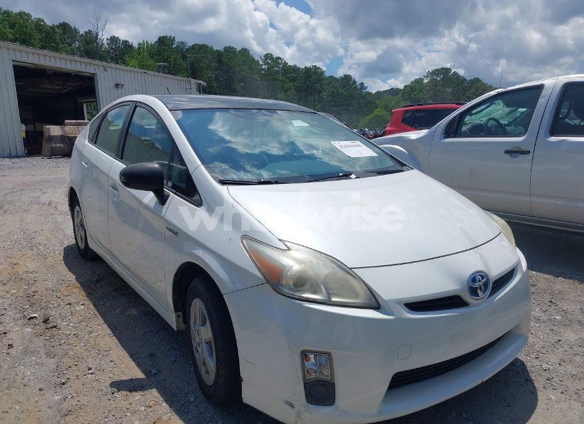 2010 Toyota Prius III (VIN JTDKN3DU1A0050271) main photo