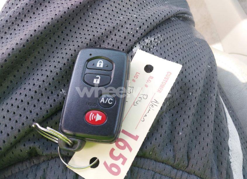 Photo 11 of 2010 Toyota Prius III (VIN JTDKN3DU1A0050271)