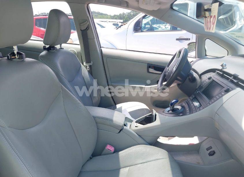 Photo 5 of 2010 Toyota Prius III (VIN JTDKN3DU1A0050271)