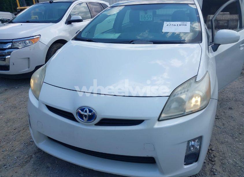 Photo 6 of 2010 Toyota Prius III (VIN JTDKN3DU1A0050271)