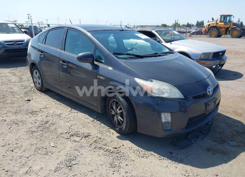2010 Toyota Prius III (VIN JTDKN3DU1A0065854) main photo
