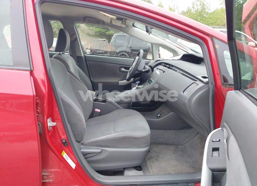 Photo 5 of 2010 Toyota Prius III (VIN JTDKN3DU1A0081567)