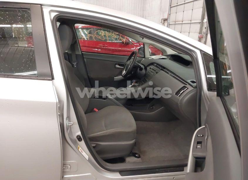 Photo 5 of 2010 Toyota Prius II (VIN JTDKN3DU1A0129469)