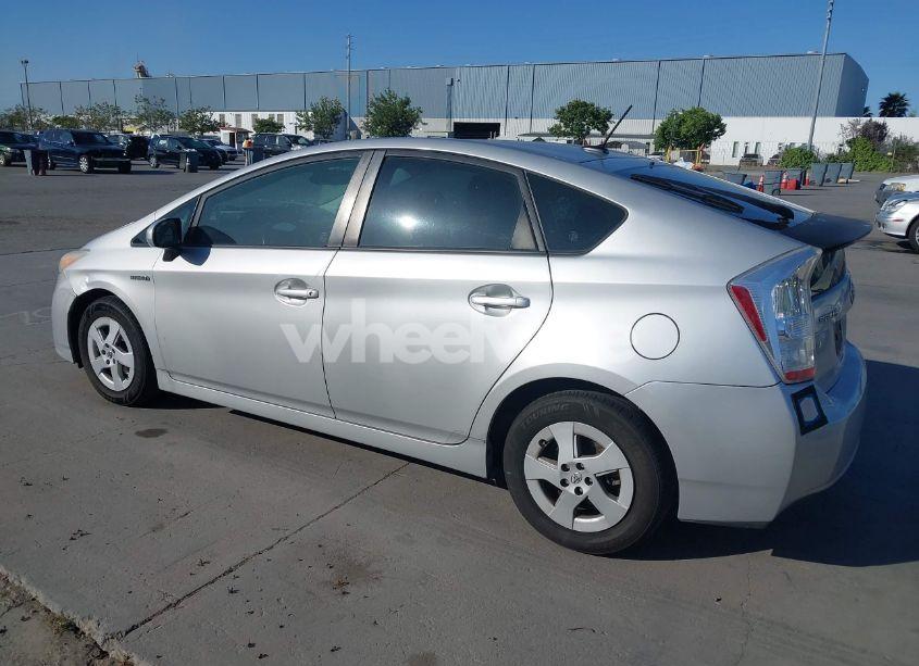 Photo 3 of 2010 Toyota Prius IV (VIN JTDKN3DU1A0169440)