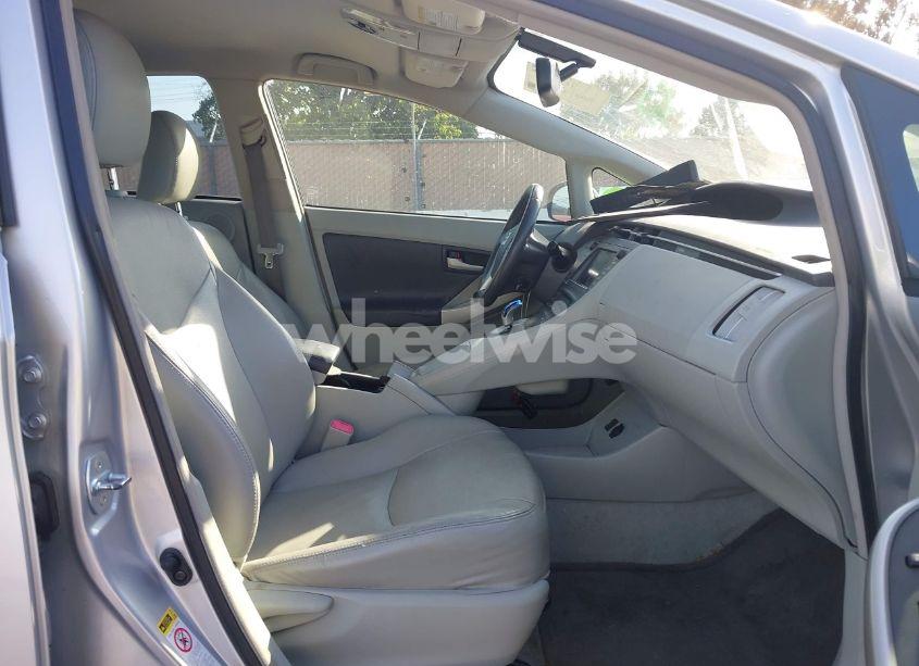 Photo 5 of 2010 Toyota Prius IV (VIN JTDKN3DU1A0169440)