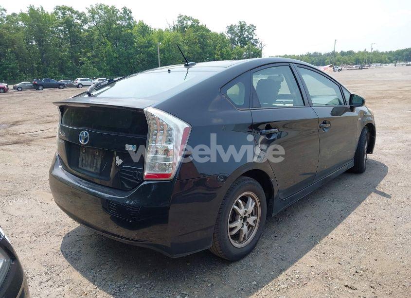 Photo 4 of 2010 Toyota Prius III (VIN JTDKN3DU1A0233847)