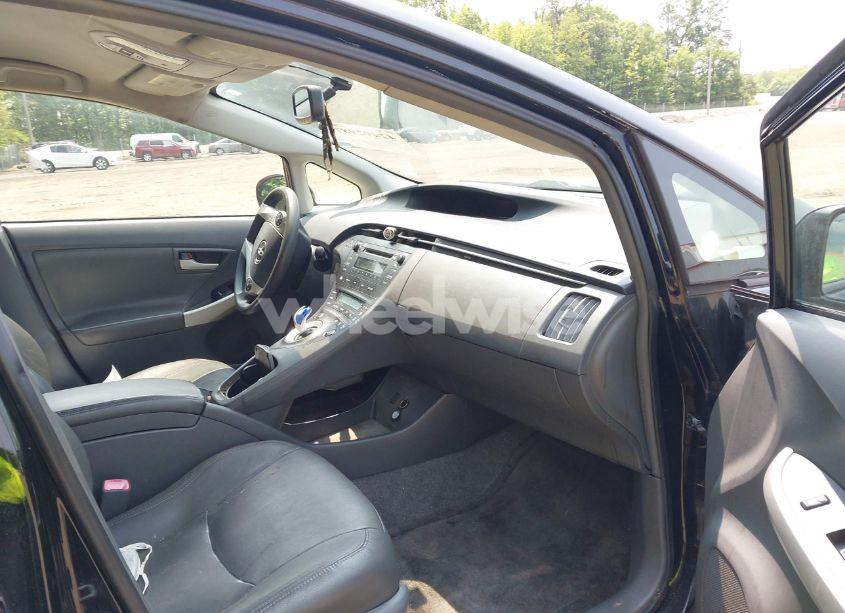 Photo 5 of 2010 Toyota Prius III (VIN JTDKN3DU1A0233847)