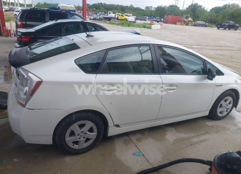 Photo 13 of 2011 Toyota Prius THREE (VIN JTDKN3DU1B5346895)