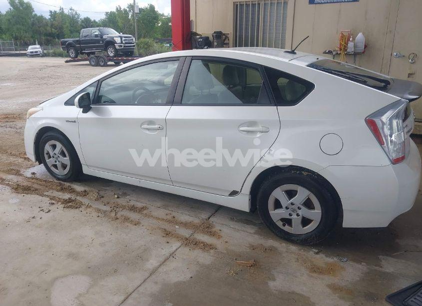 Photo 14 of 2011 Toyota Prius THREE (VIN JTDKN3DU1B5346895)
