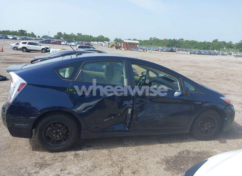 Photo 13 of 2013 Toyota Prius THREE (VIN JTDKN3DU1D0350350)