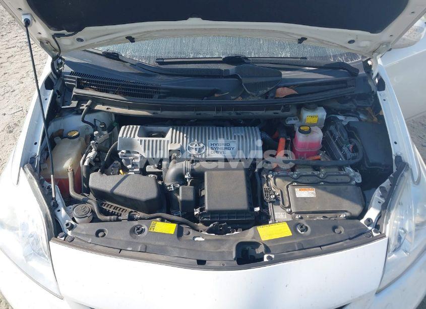 Photo 10 of 2013 Toyota Prius THREE (VIN JTDKN3DU1D5695574)