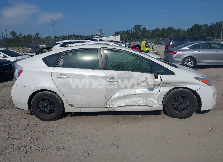 Photo 13 of 2013 Toyota Prius THREE (VIN JTDKN3DU1D5695574)