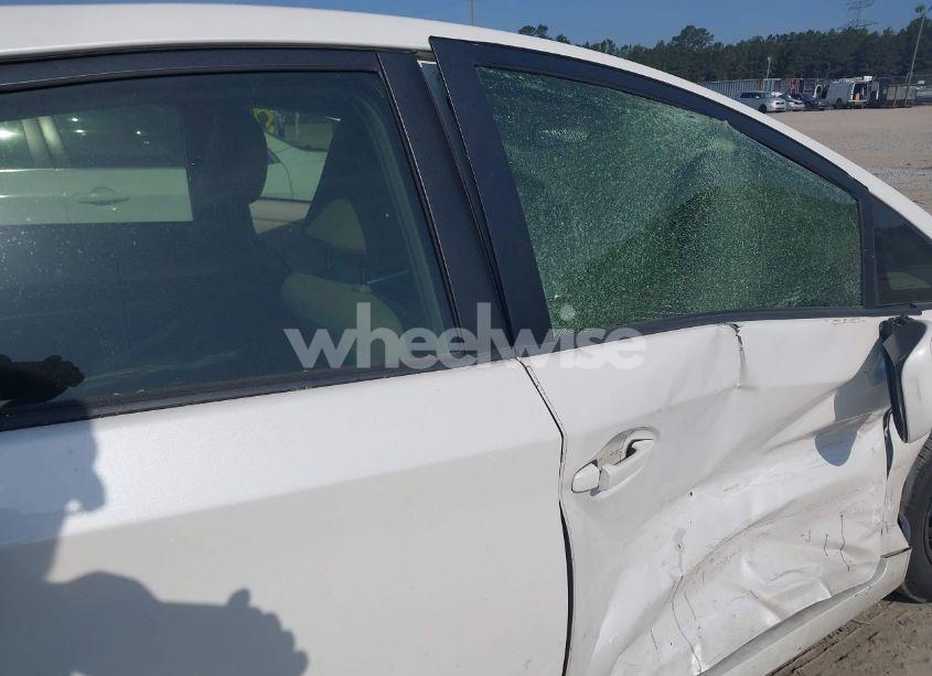 Photo 6 of 2013 Toyota Prius THREE (VIN JTDKN3DU1D5695574)