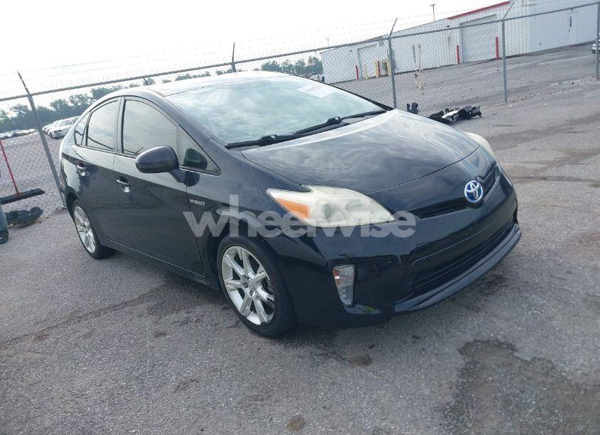 2013 Toyota Prius TWO (VIN JTDKN3DU1D5702331) main photo