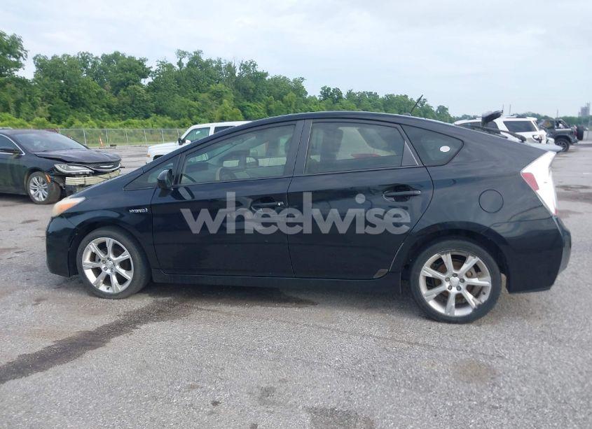 Photo 14 of 2013 Toyota Prius TWO (VIN JTDKN3DU1D5702331)