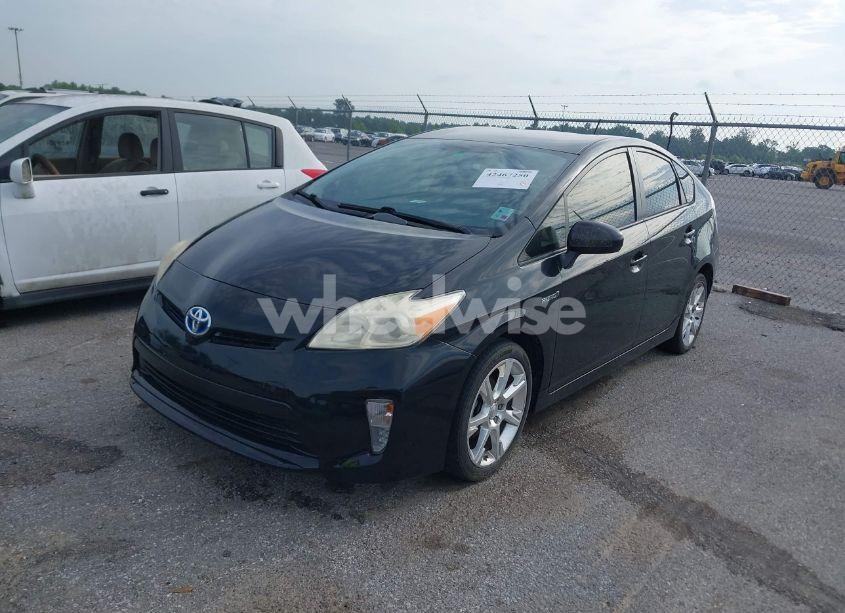 Photo 2 of 2013 Toyota Prius TWO (VIN JTDKN3DU1D5702331)