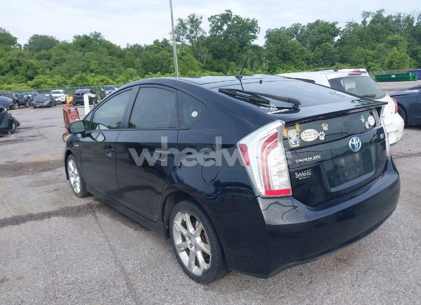 Photo 3 of 2013 Toyota Prius TWO (VIN JTDKN3DU1D5702331)