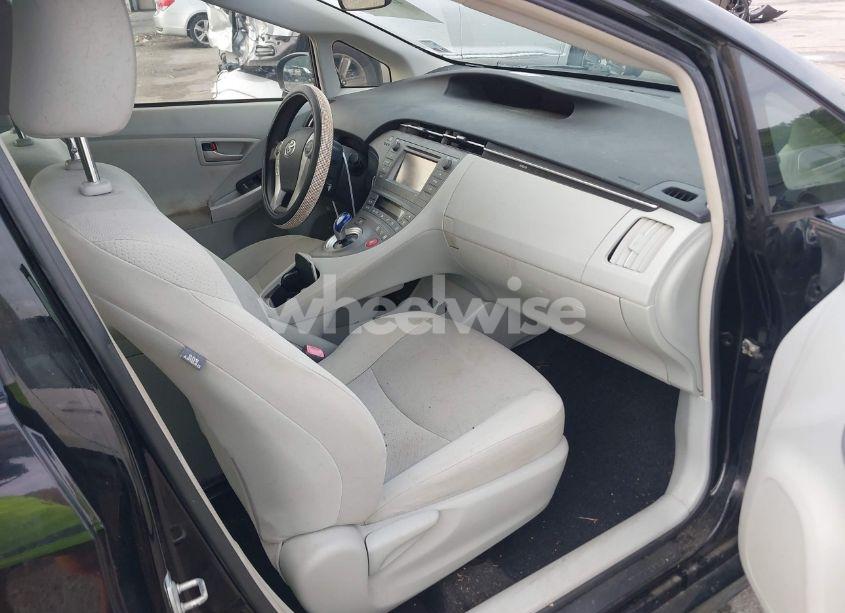 Photo 5 of 2013 Toyota Prius TWO (VIN JTDKN3DU1D5702331)