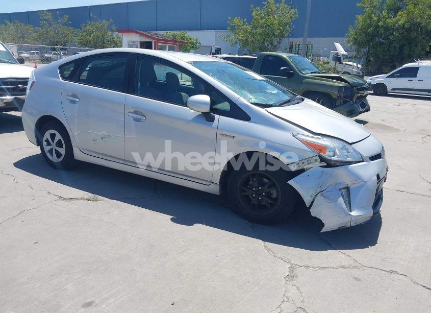 2014 Toyota Prius TWO (VIN JTDKN3DU1E0388694) main photo
