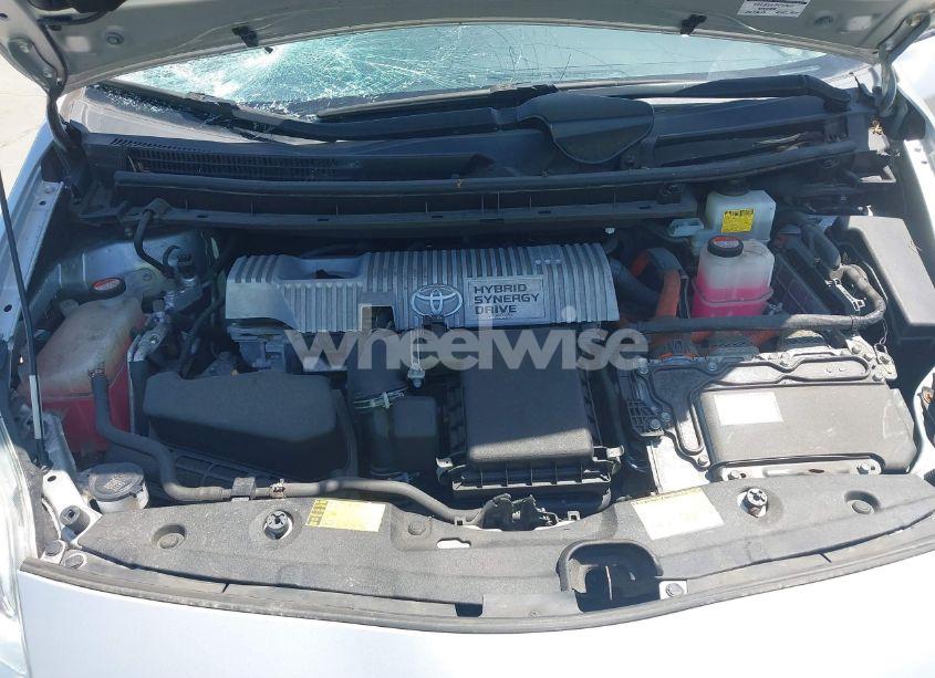 Photo 10 of 2014 Toyota Prius TWO (VIN JTDKN3DU1E0388694)